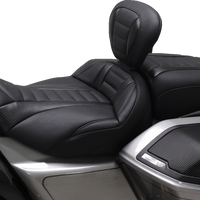 MUSTANG Deluxe Touring Solo Seat - w/ Backrest - Black Stitch - FLT/FLH '23-'25 89401