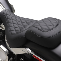 MUSTANG Wide Tripper™ Solo Seat - no Backrest - Diamond - Black Stitch - FXBR '23-'25 85033