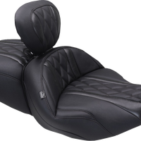 MUSTANG Deluxe One-Piece, 2-Up Seat - Diamond - Black Stitch - FLT/FLH '23-'25 89411