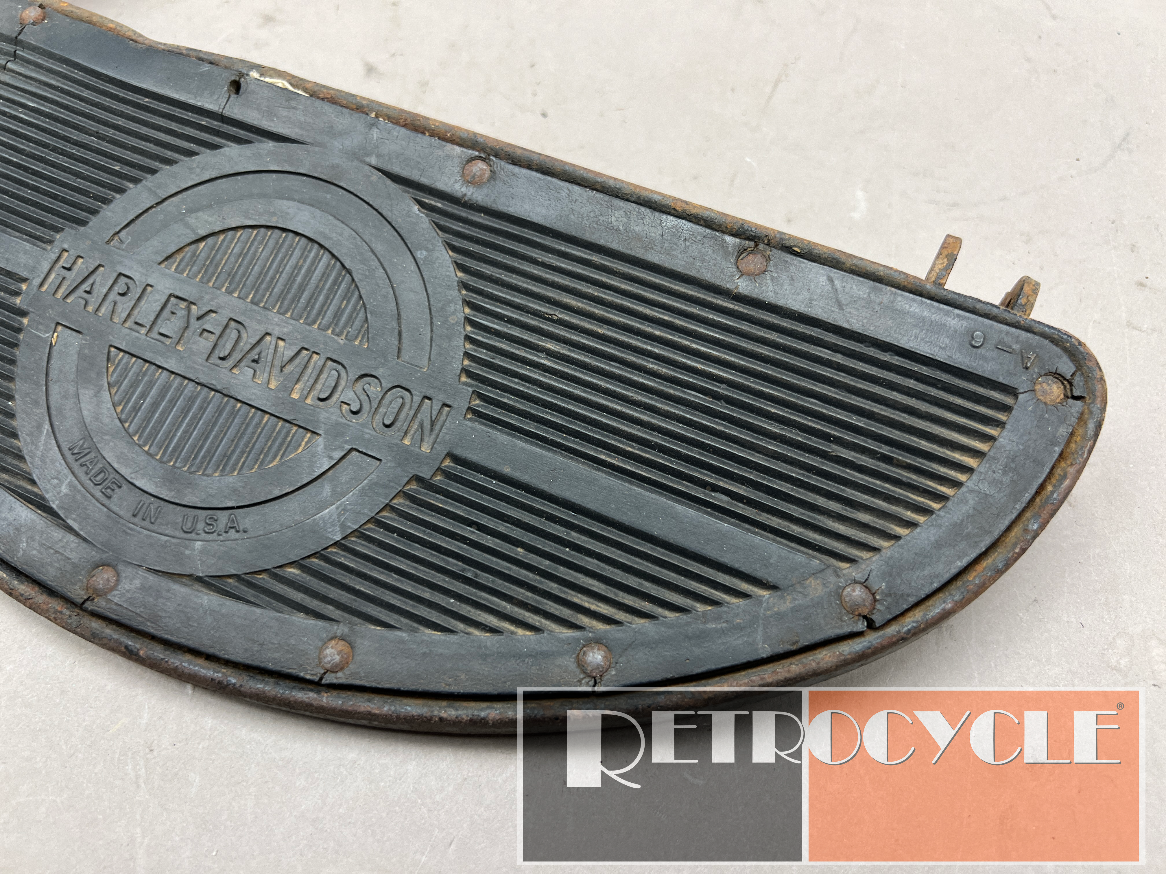 SOLD) 50603-40, Harley Oval Footboards Set - Used – Retrocycle, LLC