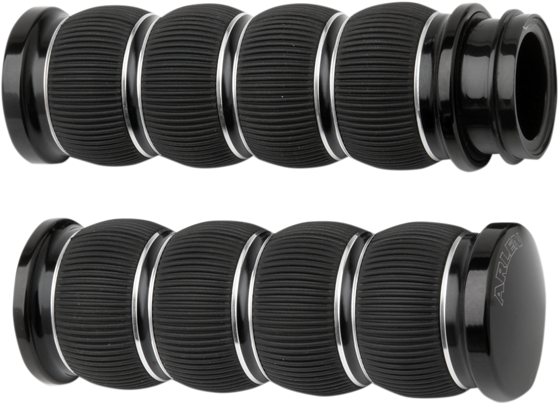 0630-1032 - ARLEN NESS Grips - Ring Leader - TBW - Black 07-315