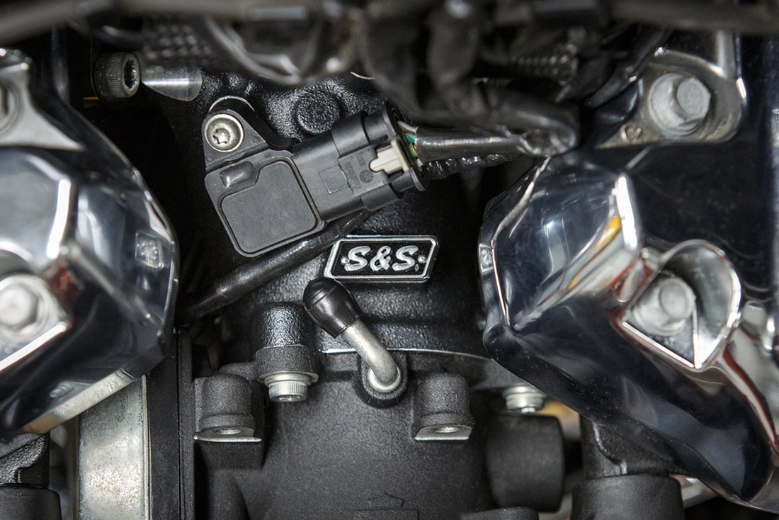 1050-0472 - S&S CYCLE CNC-Ported Intake Manifold - M8 - 55 mm - Black 160-0276