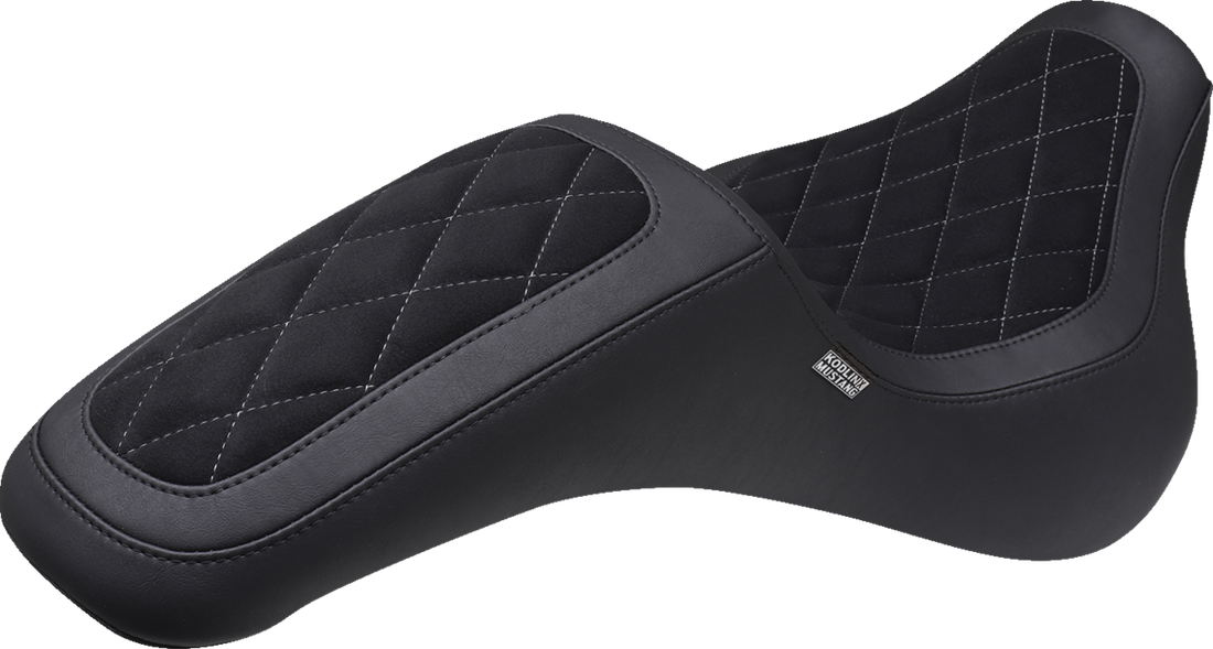 MUSTANG Signature Series Fastback™ - Vinyl/Alcantara® - Diamond Stitch w/ Gun Metal Thread - FX '18-'24 76321GM