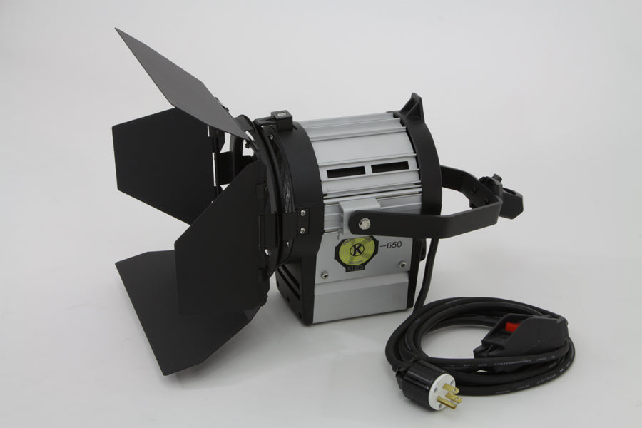 33-7002 - DTW 650 Tungsten Light by Wyatt Gatling