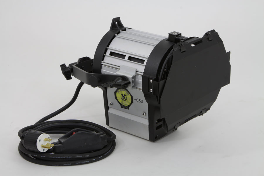 33-7002 - DTW 650 Tungsten Light by Wyatt Gatling