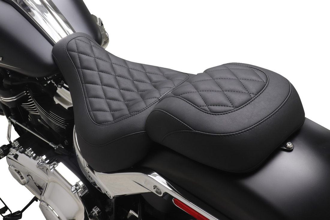 MUSTANG Wide Tripper™ Solo Seat - no Backrest - Diamond - Black Stitch - FXBR '23-'25 85033
