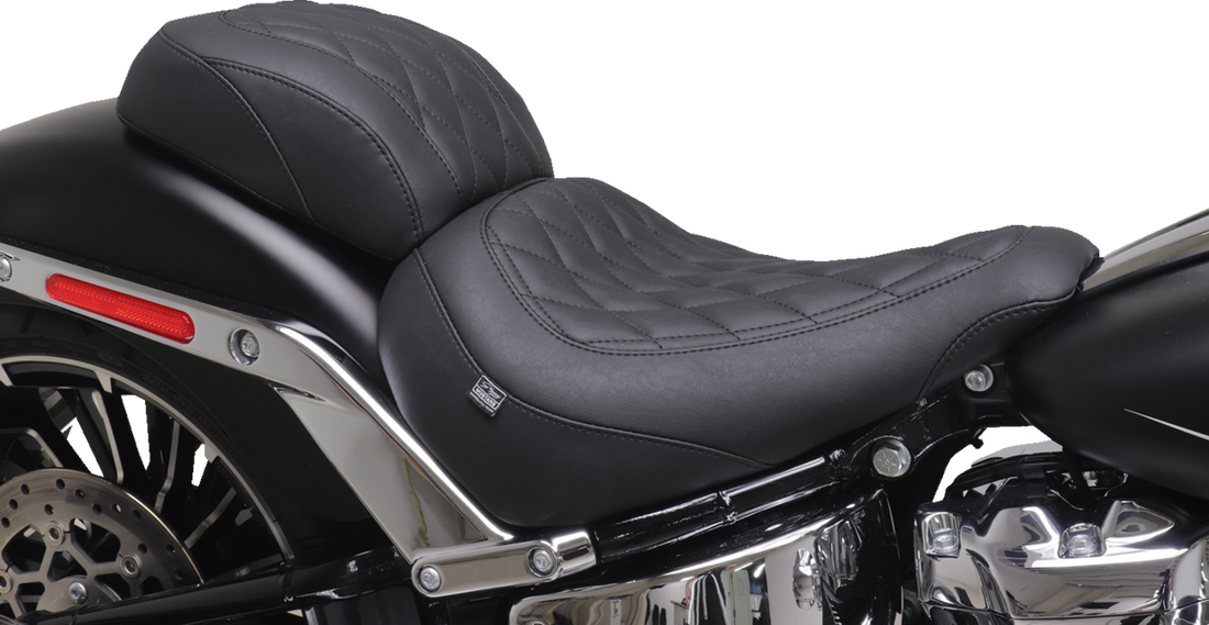 MUSTANG Wide Tripper™ Passenger Seat - Diamond - Black Stitch - FXBR '23-'25 85213