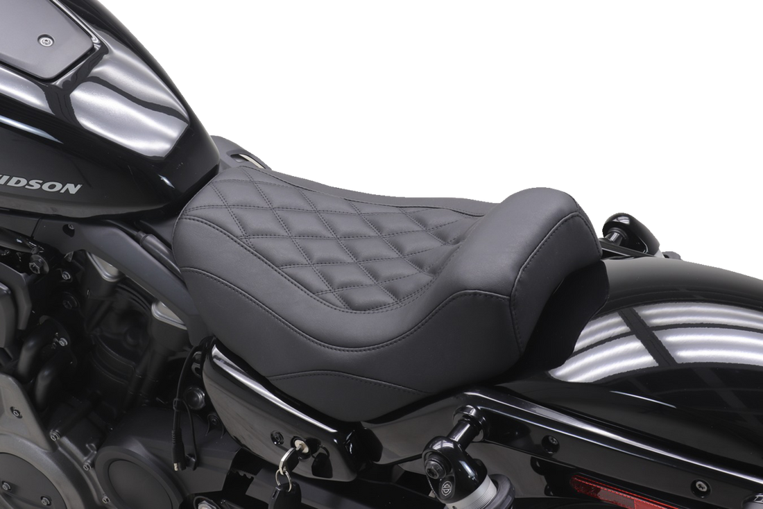 MUSTANG Tripper™ Solo Seat - Double Diamond - Nightster '22-'25 83100